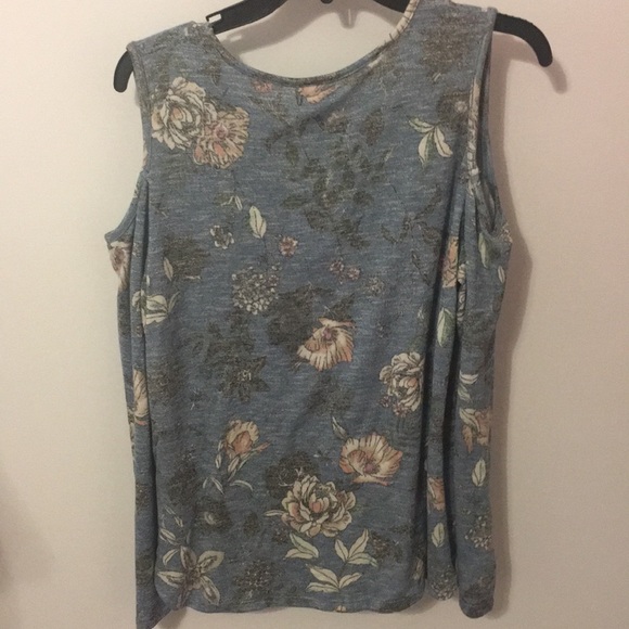 Blouse - Picture 2 of 4